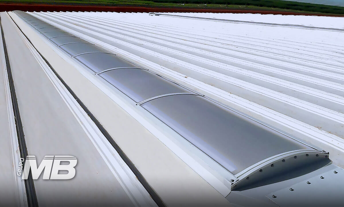 A solução para iluminação para galpão industrial: iluminação natural